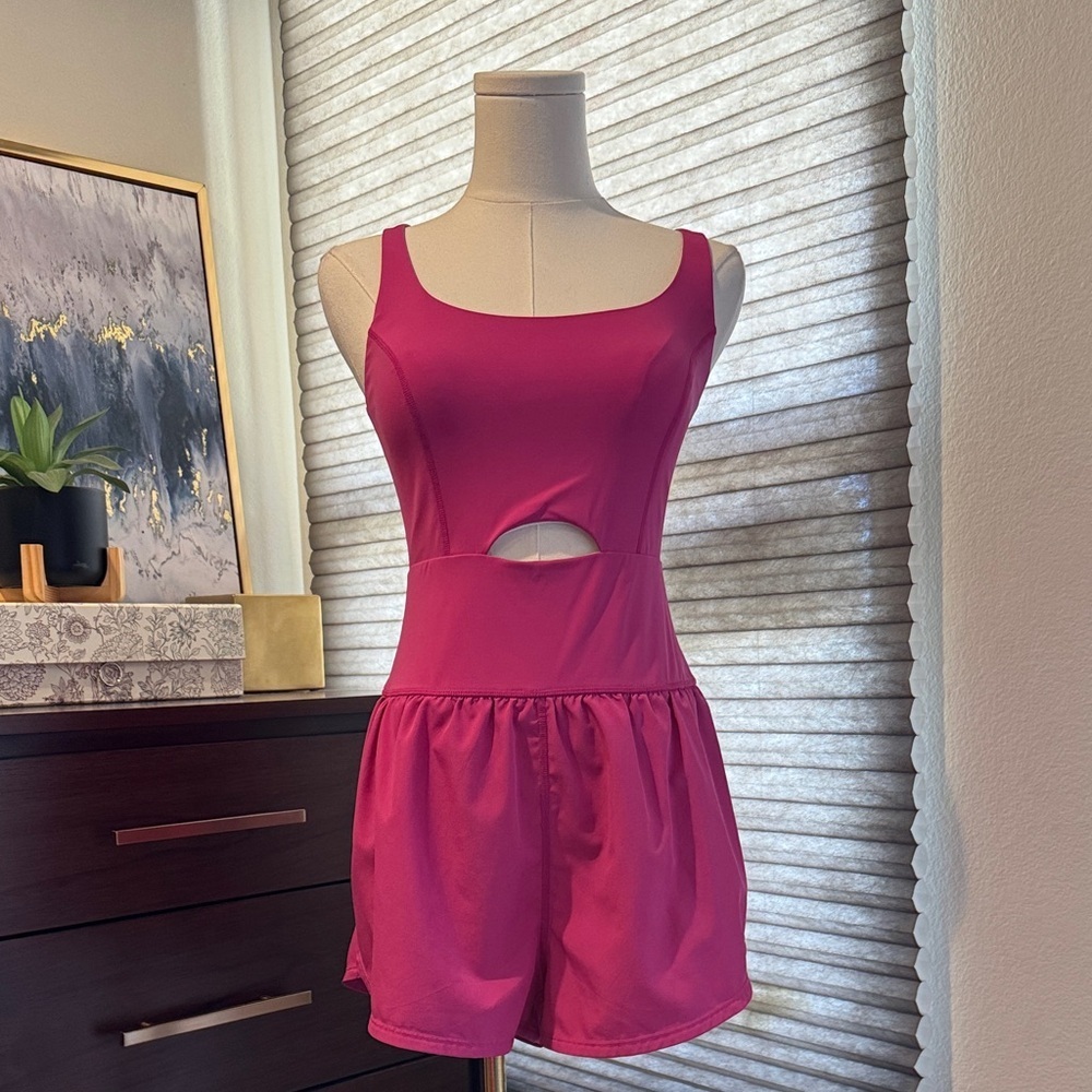 Caracilia Women's Stretchy Pink Workout Romper. Size Small